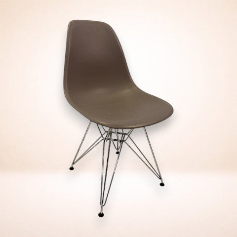Stol Eames