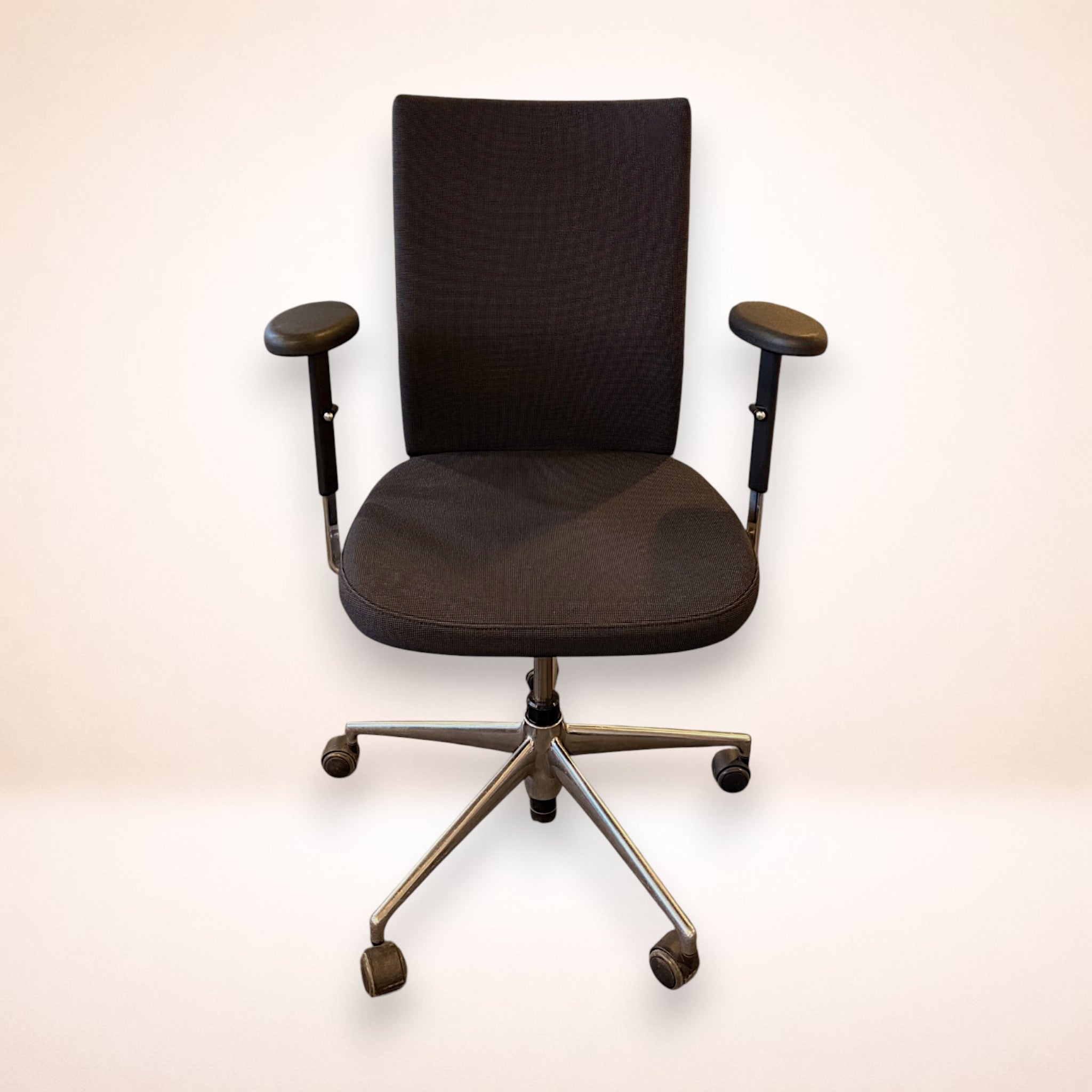 Konferensstol Vitra armstöd