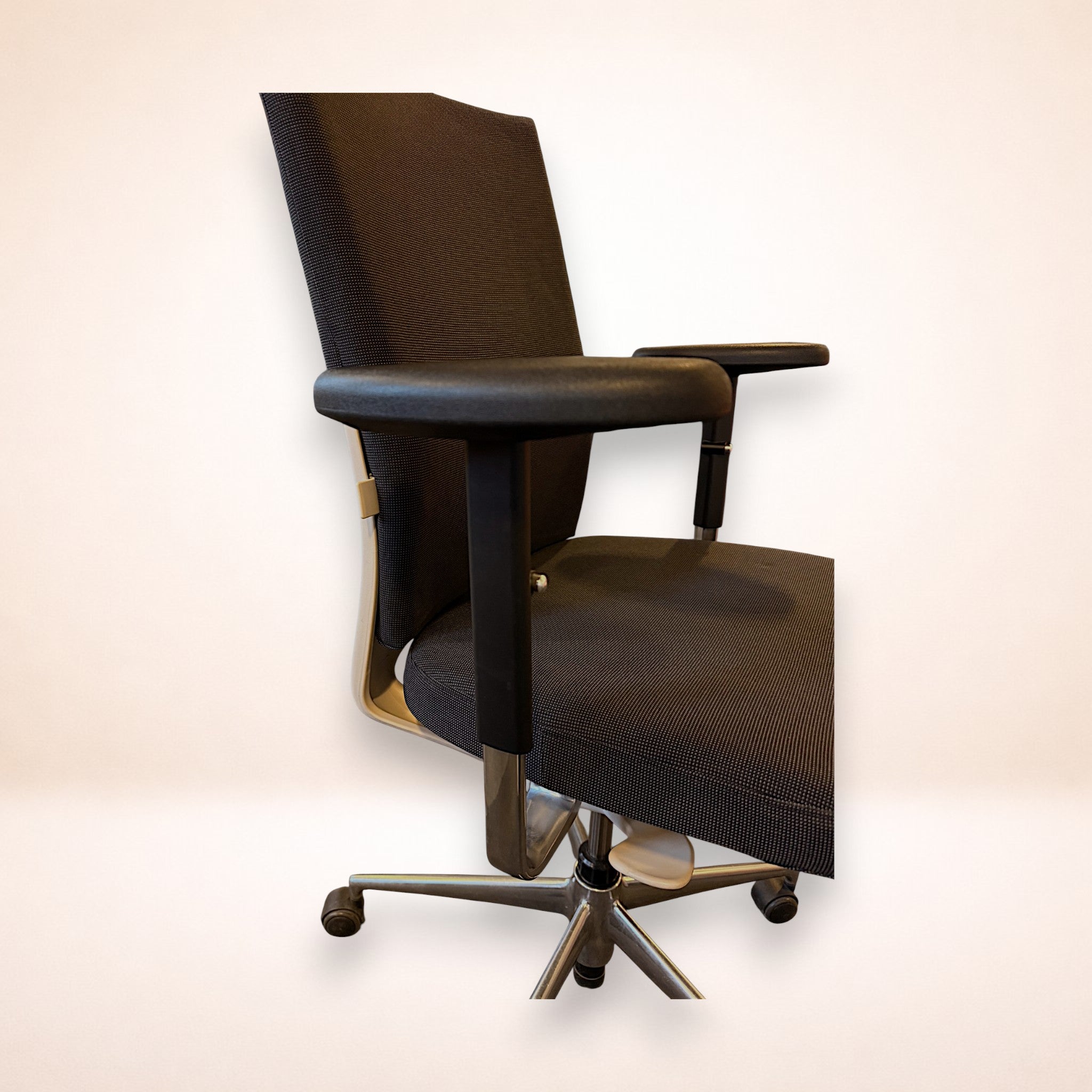 Konferensstol Vitra armstöd