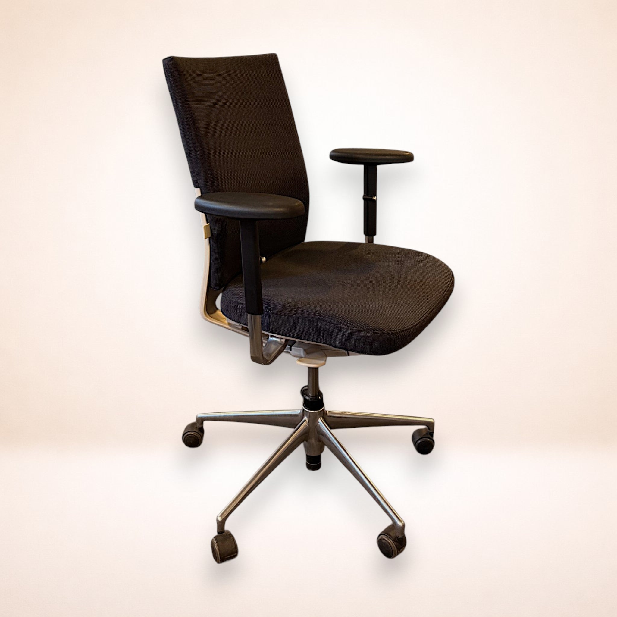 Konferensstol Vitra armstöd
